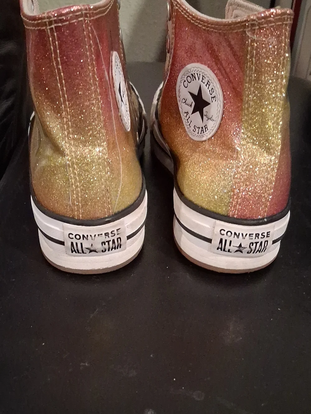 Converse no laces